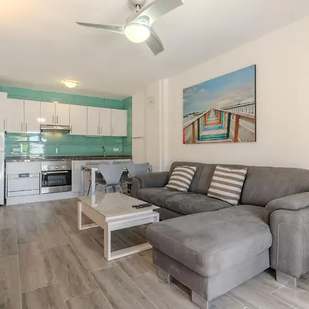 Charming 1-bedroom With Ocean Views In *
