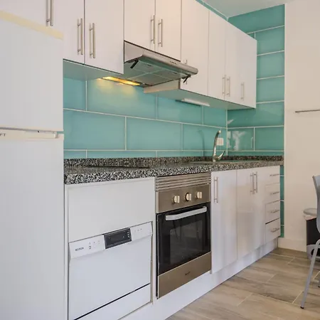 Charming 1-bedroom With Ocean Views In Appartamento *